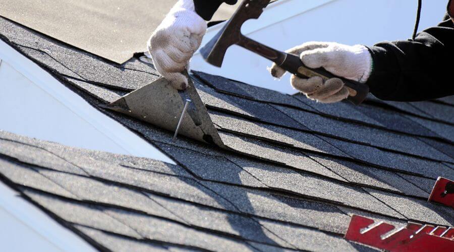 Professional gutter cleaning in Palm Beach Gardens, FL